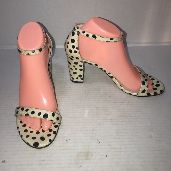 NWOB Stuart Weitzman Nearlynude Cream Dot Spotted Snake Ankle Strap Heels Sz 8 - Picture 6 of 11